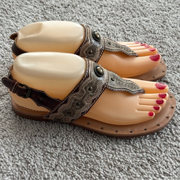 Ariat Brown Leather Thong Sandals Sz 6 Adjustable Studded Boho Festival Western - Picture 6 of 12